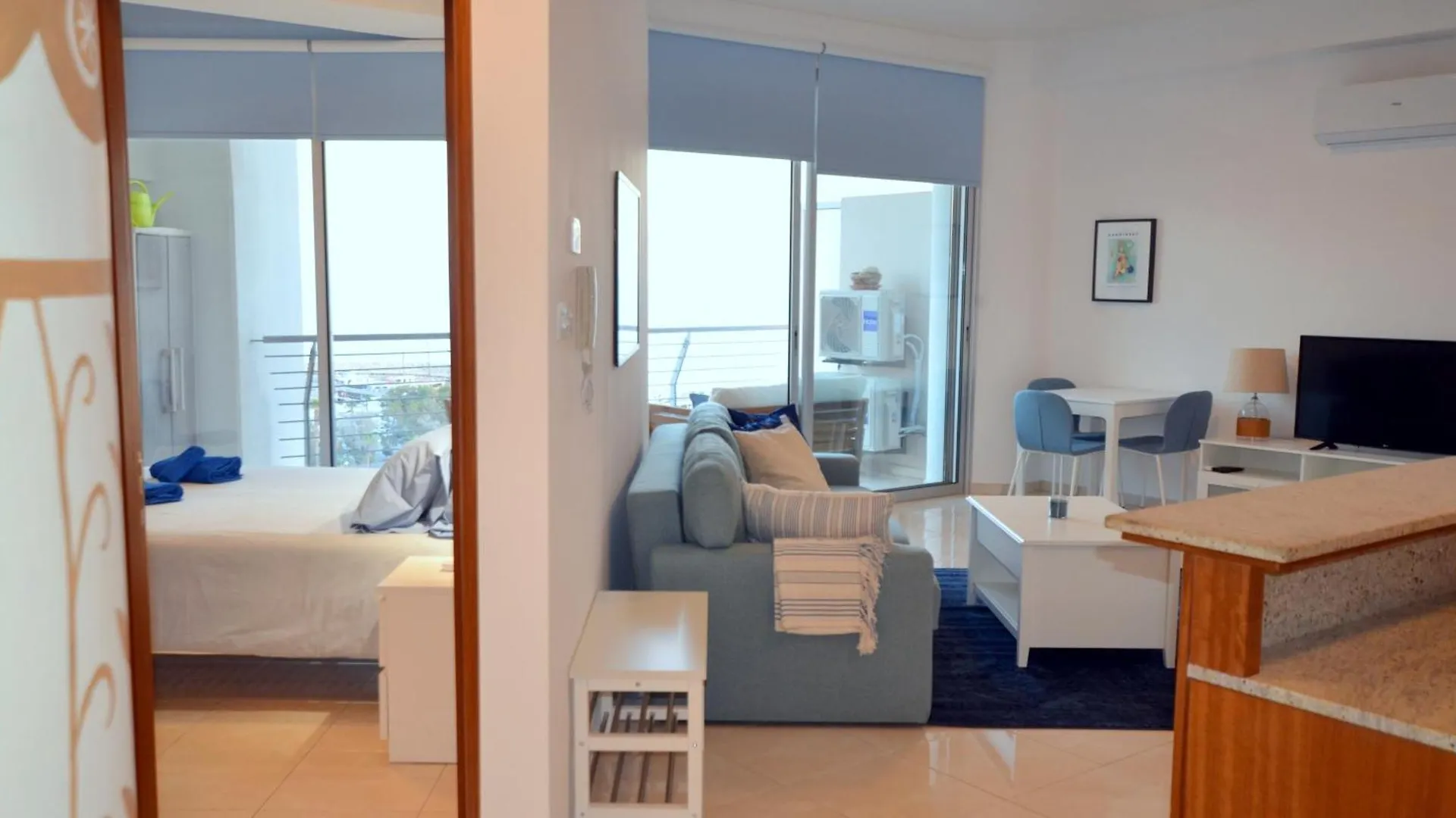 Apartament Awesome Sea & Marina View City Center 1 Bdr Flat Larnaca Cypr